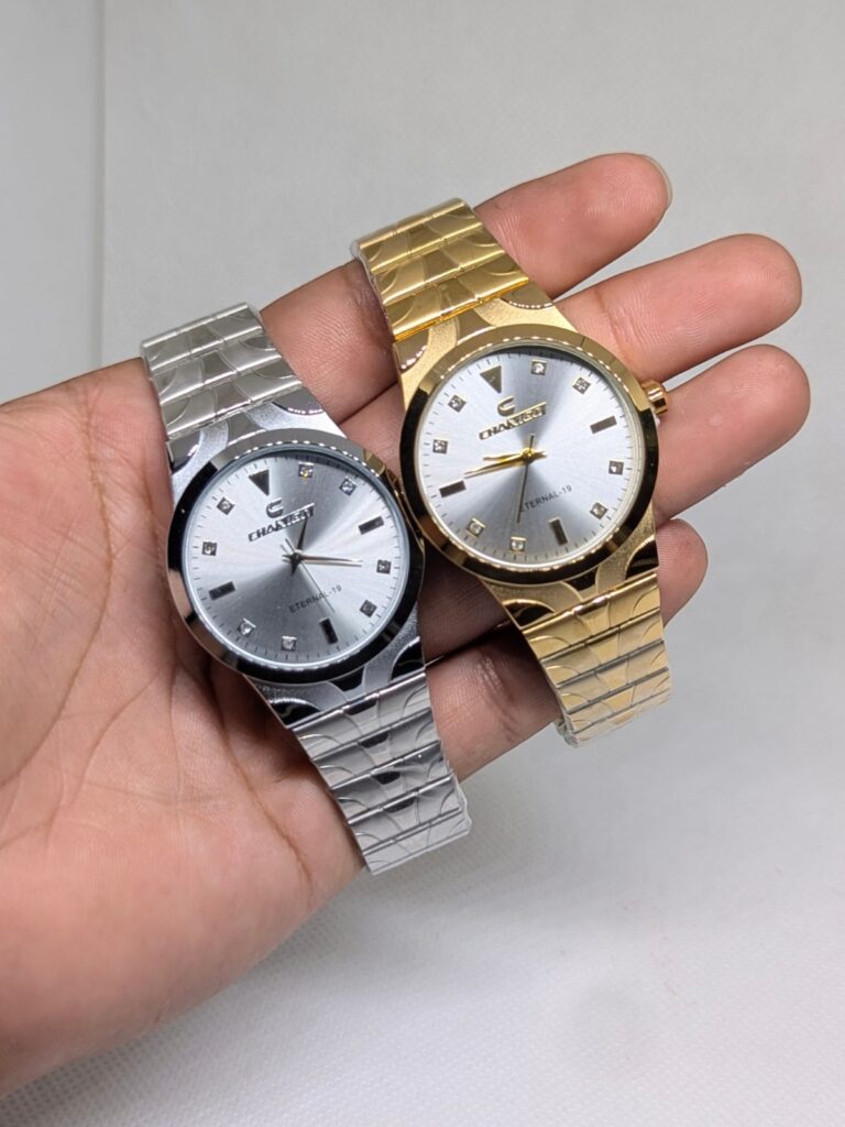 Reloj de acero analógico, relojes metálicos